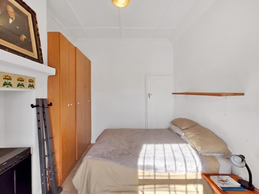 2 Bedroom Property for Sale in Sea Point Western Cape